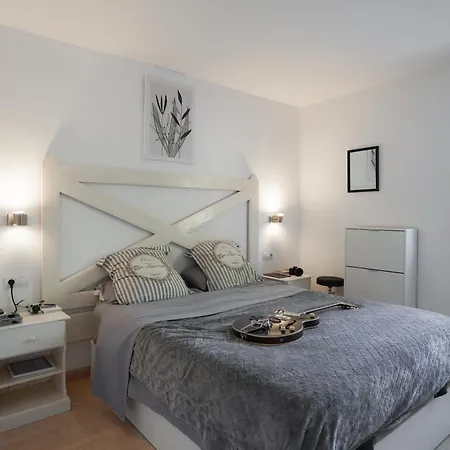 Private - Fast Wi-fi - Pool Apartman